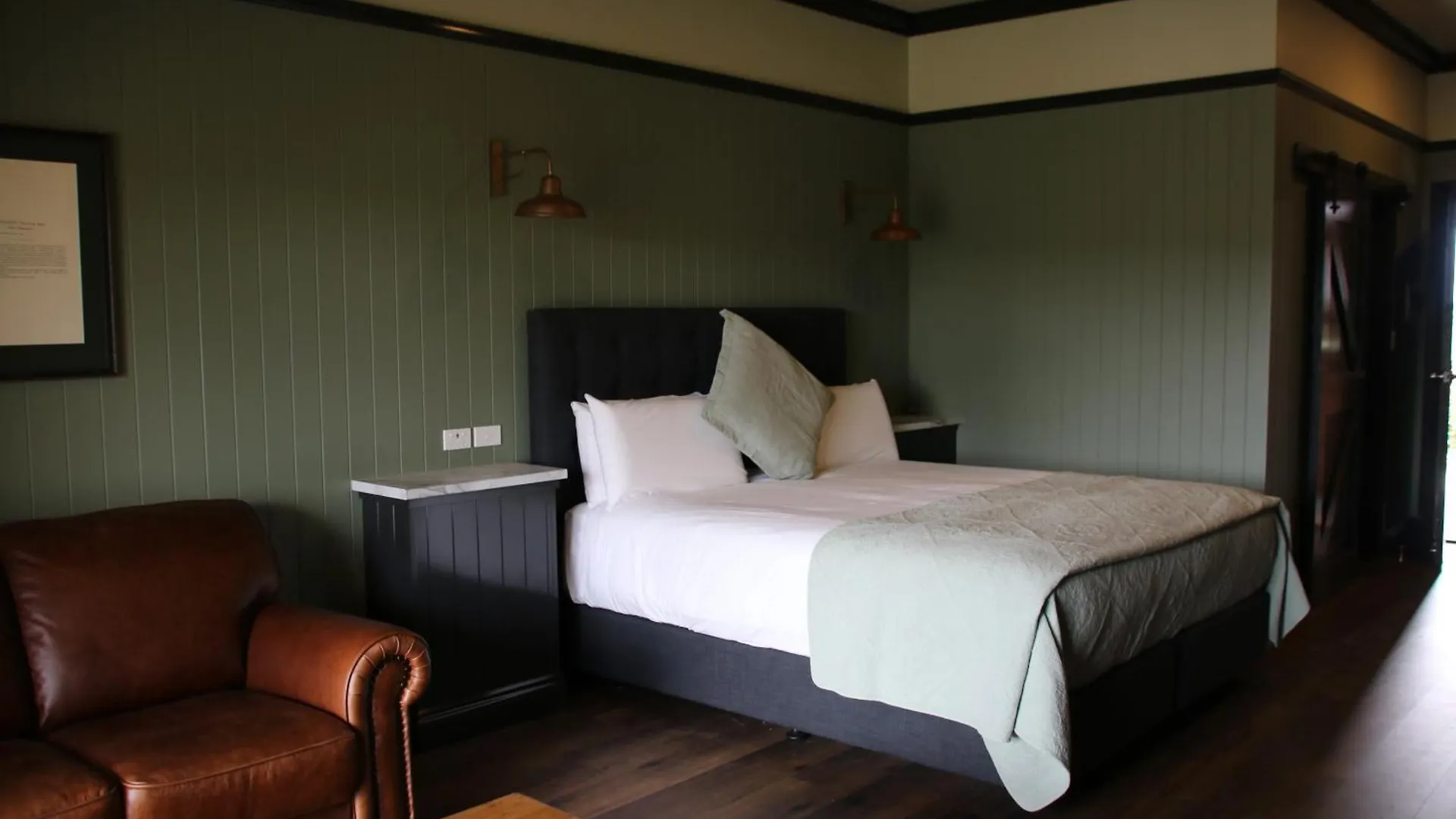Resort Dusty Hill Vineyard - Moffatdale Hotel