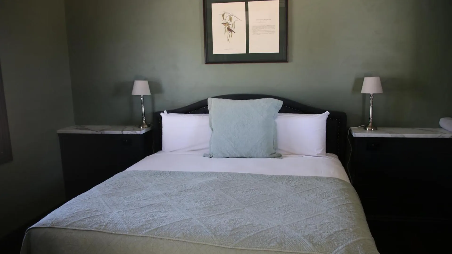 Resort Dusty Hill Vineyard - Moffatdale Hotel