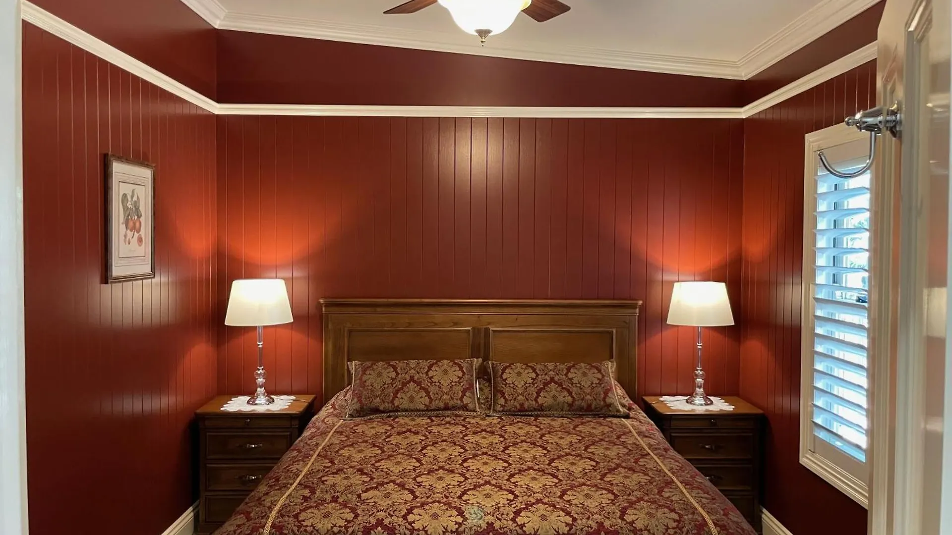 Dusty Hill Vineyard - Moffatdale Hotel Resort